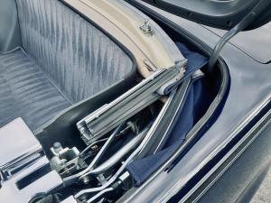 Mercedes-Benz 560 SL 1986 года  (NA)